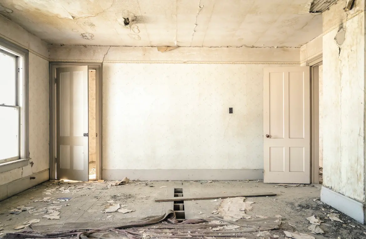 Waste disposal crew managing a cleanout project in Narragansett